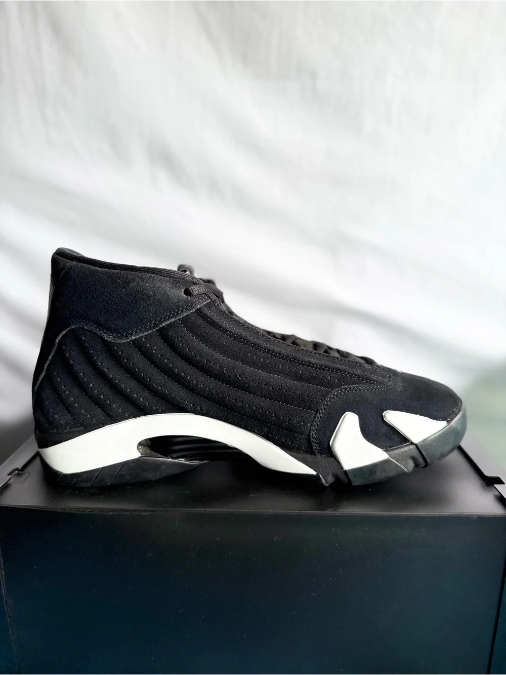 AUTHENTIC Jordan 14 Retro Black White size 10 487471-016 2023 PRE-OWNED